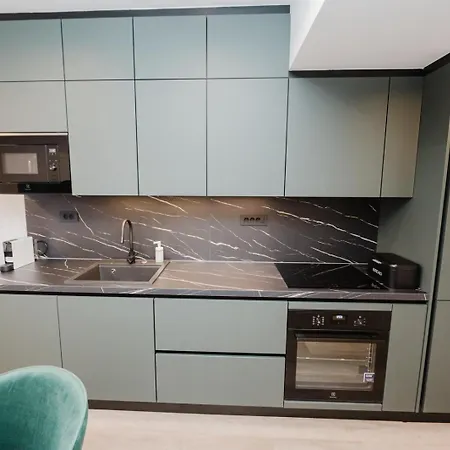 Apartmán Koi Deluxe, Urban Two Bedroom Oasis