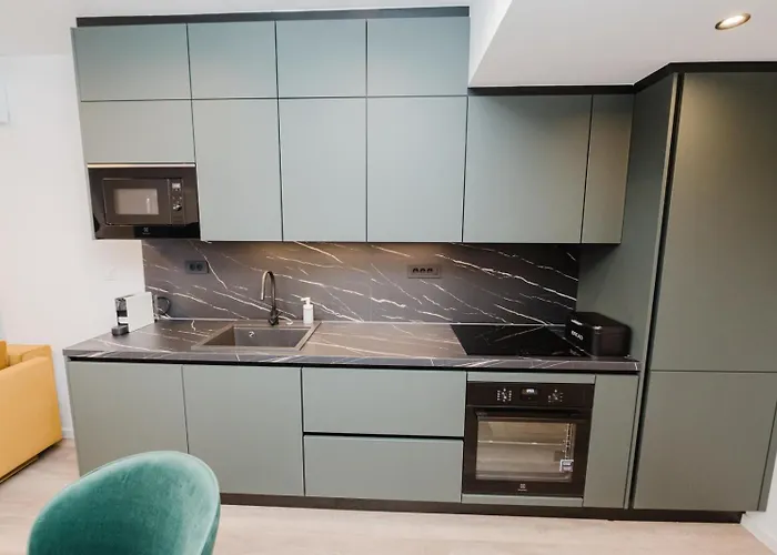 アパート Koi Deluxe, Urban Two Bedroom Oasis