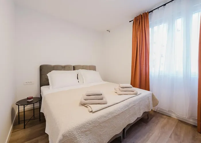 アパート Koi Deluxe, Urban Two Bedroom Oasis