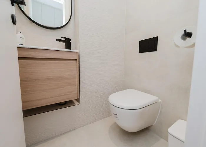 アパート Koi Deluxe, Urban Two Bedroom Oasis *