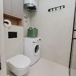 Apartment Koi Deluxe, Urban Two Bedroom Oasis